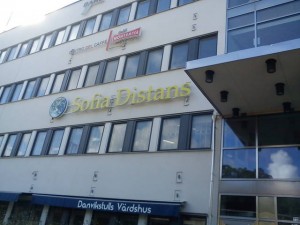 Sofia Distans är en separat del av Sofiaskolan på Söder, som arbetar med distansundervisning åk 6-9. De ca 600 eleverna är spridda över världen.